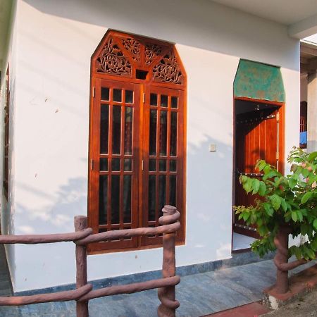 Surfing Guest House Matara Exterior foto