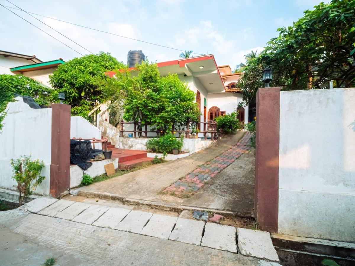 Surfing Guest House Matara Exterior foto